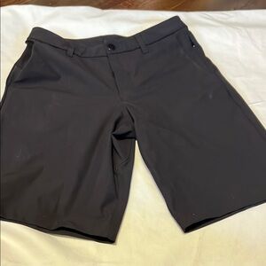 Lululemon Men' Black Shorts w/ button closure belt loops pockets SZ 28 has give